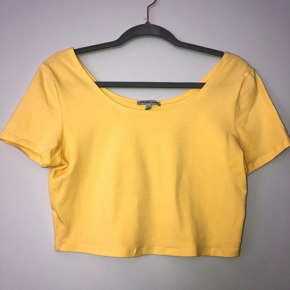 Charlotte Russe Tops - 🌻charlotte rouse yellow crop top